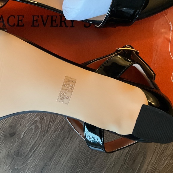 Ladies dress shoes - Picture 2 of 2